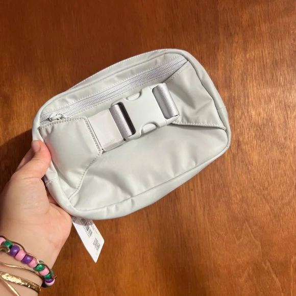 BNWT Lululemon belt bag - Picture 2 of 6